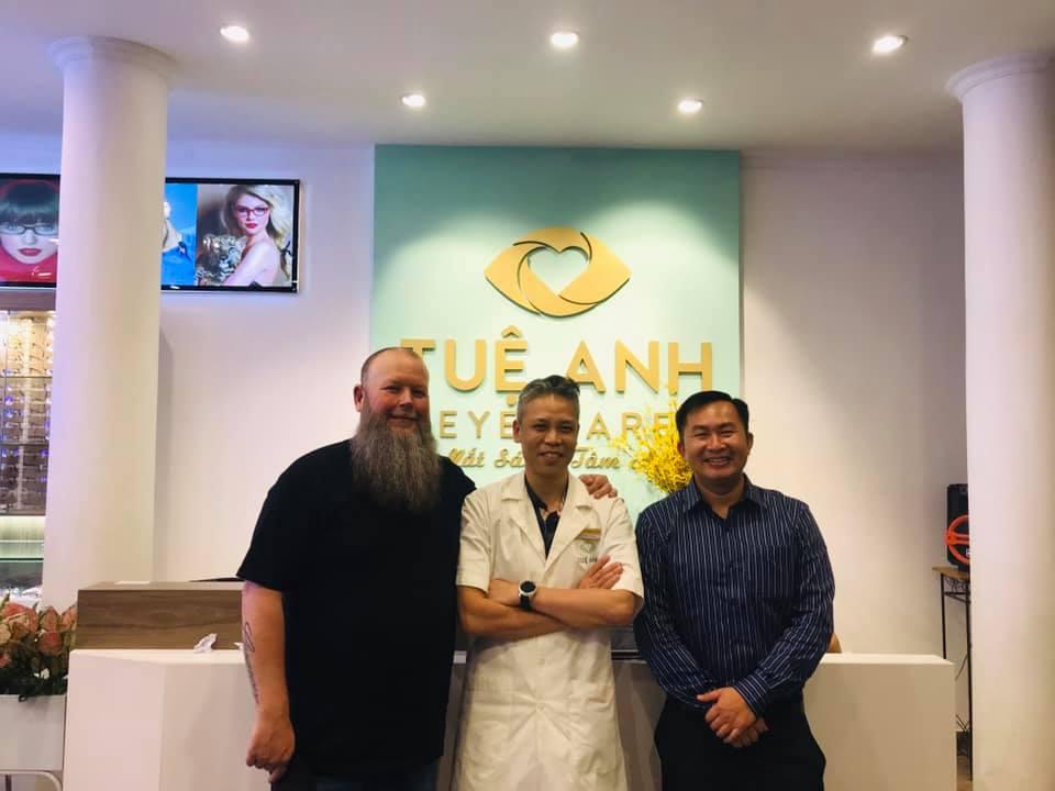 Gặp gỡ Ông Mark Cosgrove - Phó Chủ Tịch hãng GP Specialist - đơn vị sản xuất kính Ortho K Fargo