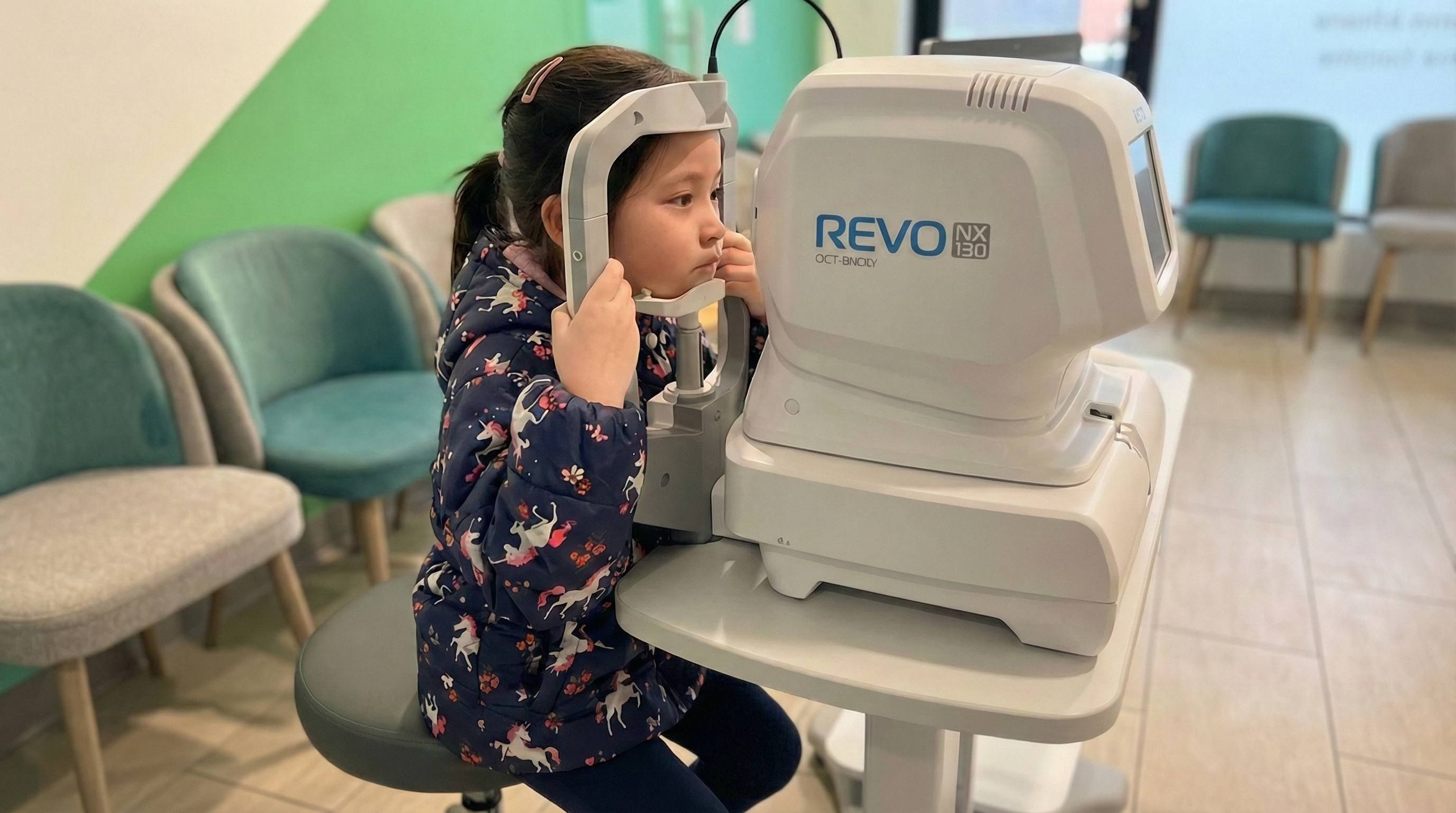 Hành trình kiểm soát cận thị bằng liệu pháp ánh sáng đỏ của “chiến binh nhí” Minh An 