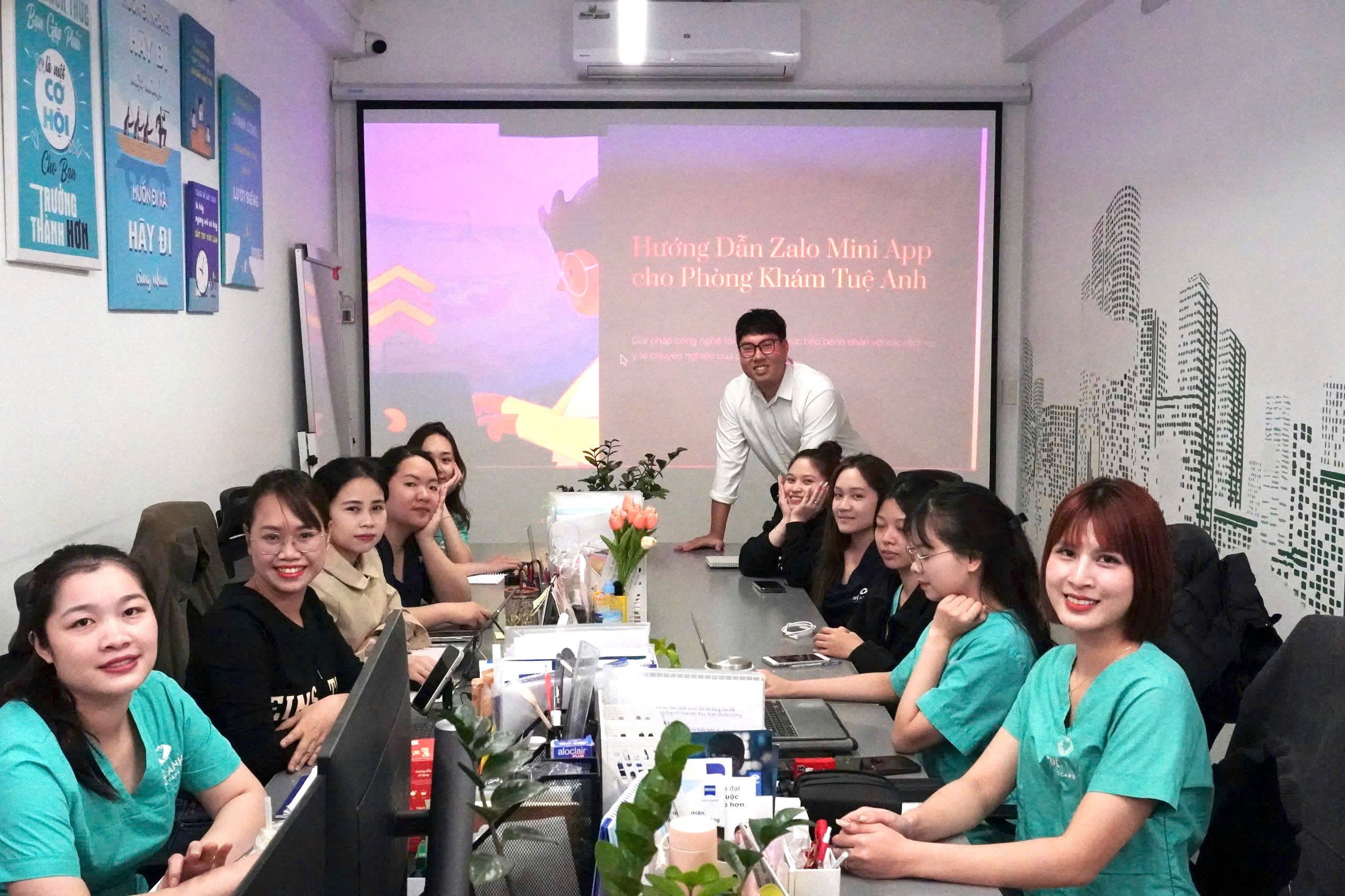 Đào tạo Zalo mini app - Nâng cao trải nghiệm khách hàng tại Phòng khám Mắt Tuệ Anh