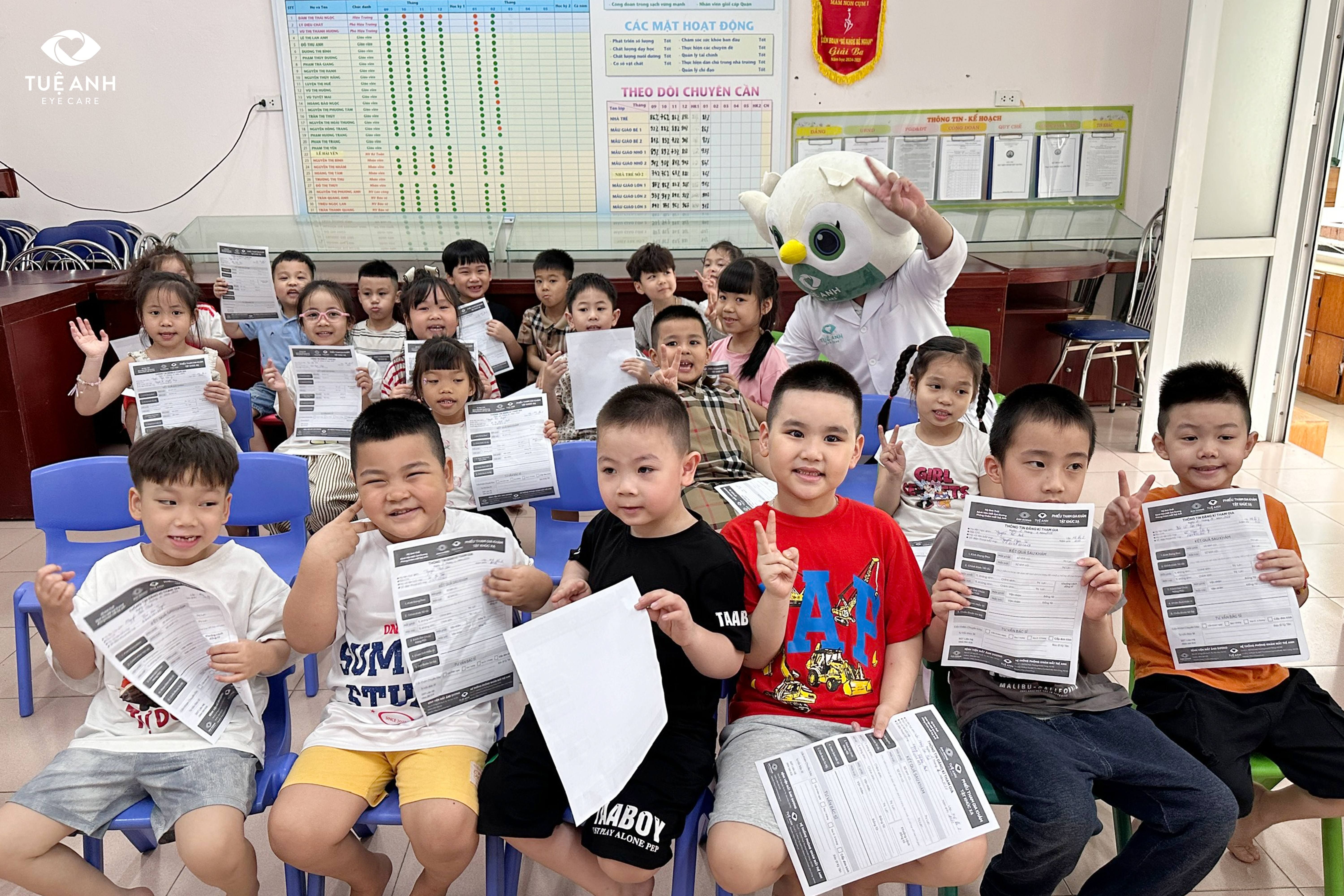 Phòng khám mắt Tuệ Anh đồng hành cùng Trường Mầm non Văn Miếu - Sàng lọc thị lực miễn phí cho gần 150 học sinh